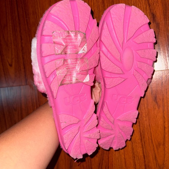 Ugg slippers - Picture 3 of 4